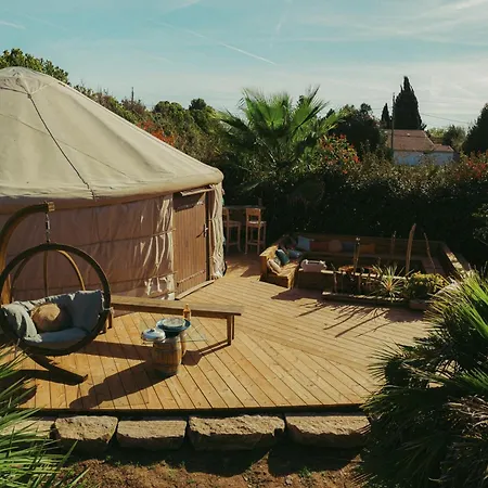 Yourte Jardin Tropicale Piscine - Quatre Murs Et Un Toit * Hyeres
