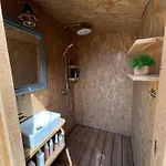 Yourte Piscine Jardin - Quatre Murs Et Un Toit