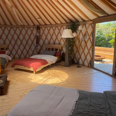 Yourte Piscine Jardin - Quatre Murs Et Un Toit Campismo de Luxo Hyères