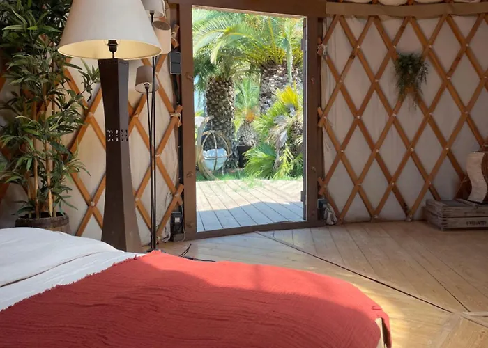 Lyxtält Yourte Piscine Jardin - Quatre Murs Et Un Toit Hyères