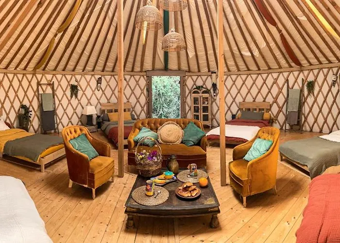 Lyxtält Yourte Piscine Jardin - Quatre Murs Et Un Toit