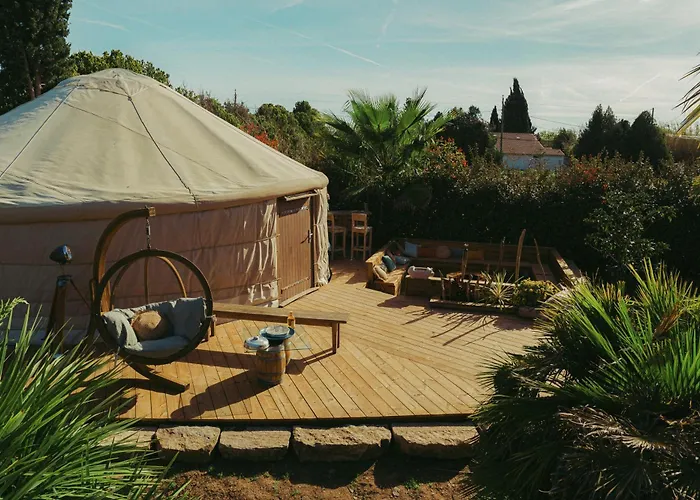 Yourte Piscine Jardin - Quatre Murs Et Un Toit * Hyères