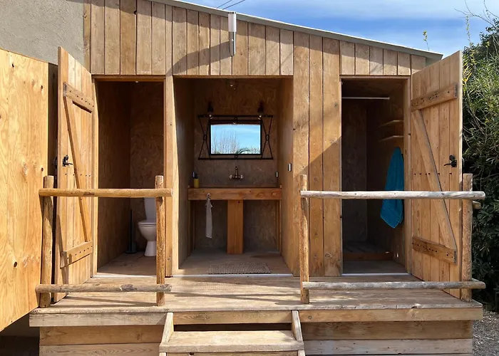 Lyxtält Yourte Piscine Jardin - Quatre Murs Et Un Toit