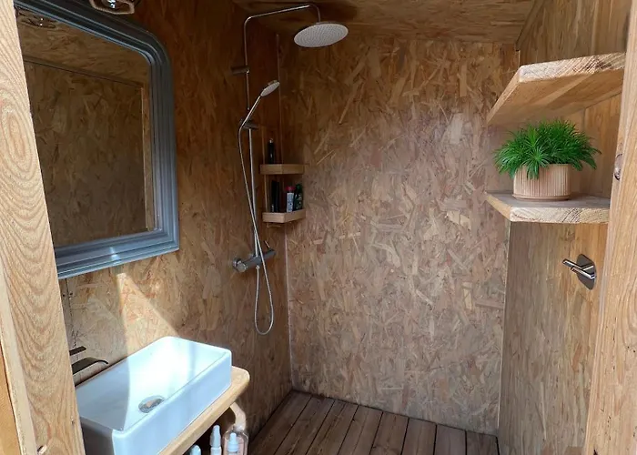 Yourte Piscine Jardin - Quatre Murs Et Un Toit